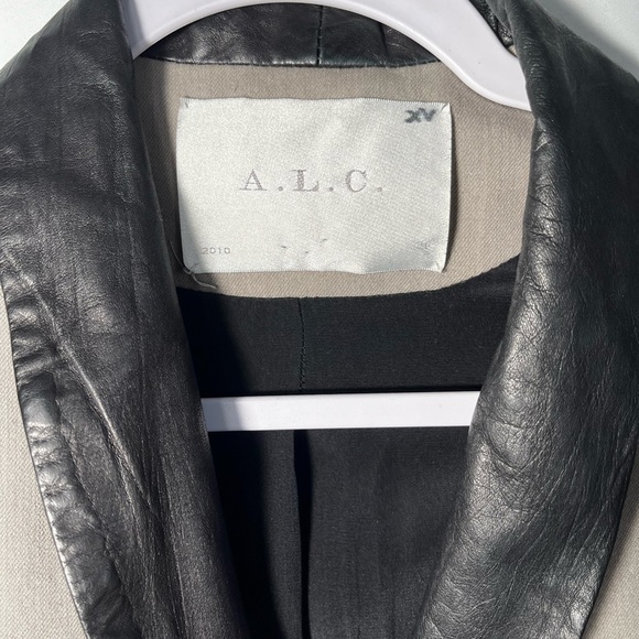 A.L.C Grey/Taupe Silk Lined Single Button Blazer with Lamb Skin Lapels Size 6 - Picture 7 of 9